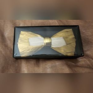 NIB UNIQUE Gold Dipped White Feather Bow Tie